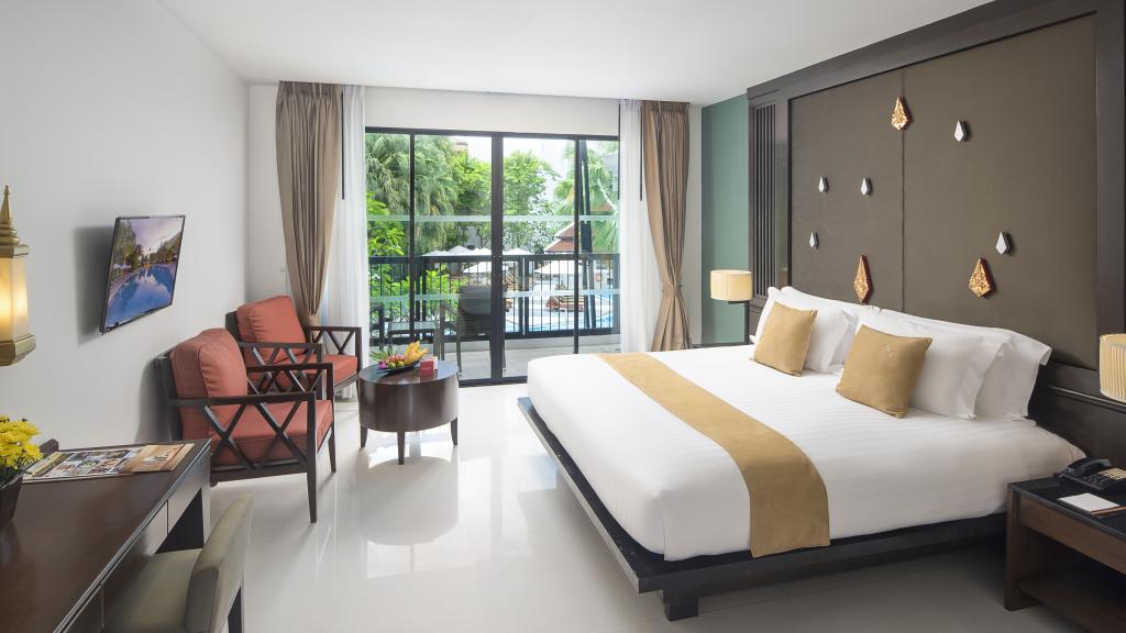 Deluxe Pool View Room