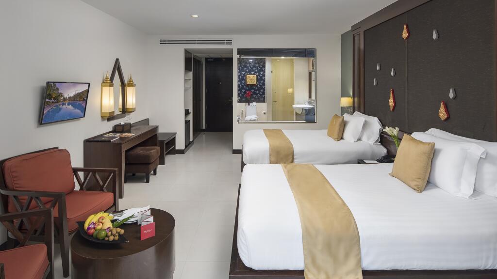 Deluxe Pool View Room