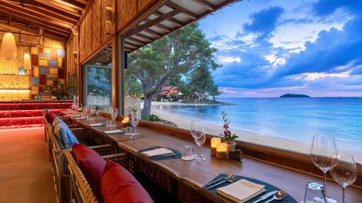 Edgewater Bar & Grill