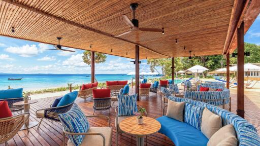 Edgewater Bar & Grill