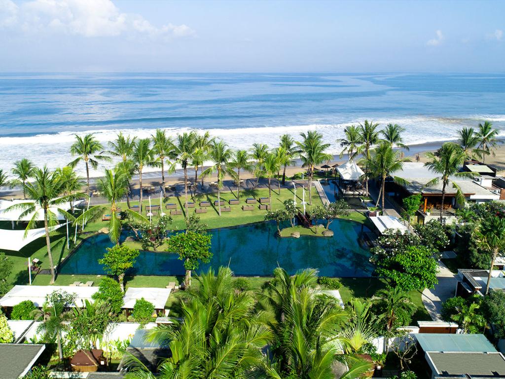 Luxe Beachfront Bali Villa Getaway