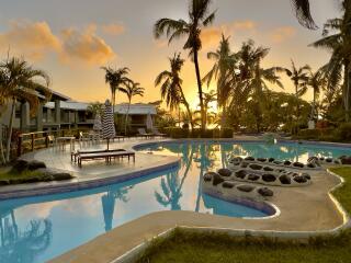 Sunset Pool & Bar