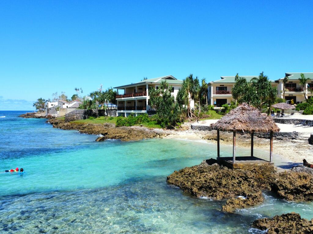 Self-Contained Waters Edge Wonder: Save $459