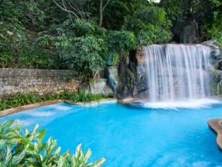 Waterfall pool
