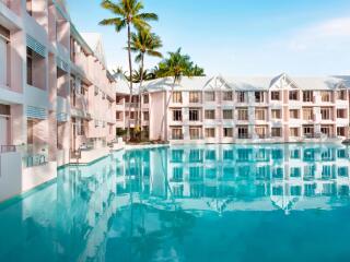 Pool & Balcony