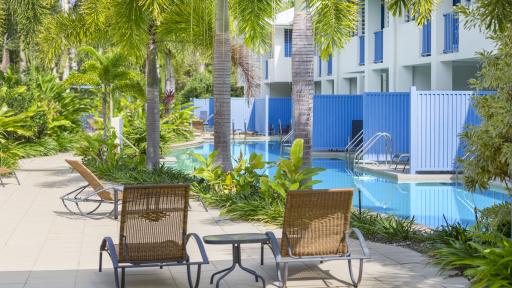 Pool Lounges