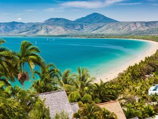 cairns-australia-aerial-view-port-douglas-beach