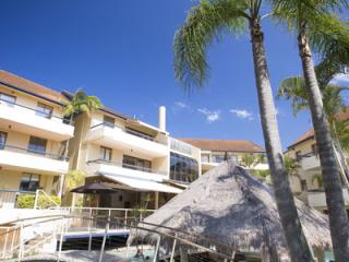 Cheap noosa accommodation+deals