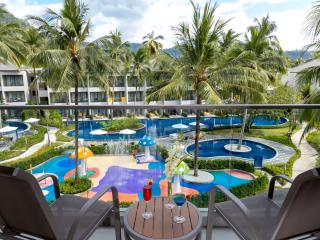 Deluxe Pool View - Beach Wing