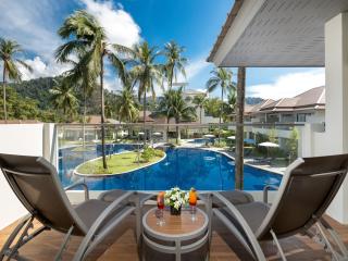 Deluxe Pool View - Family Wing