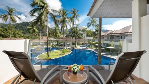 Deluxe Pool View - Family Wing