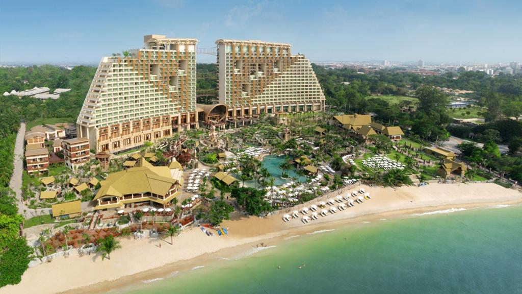 Centara Grand Mirage Beach Resort Pattaya Packages