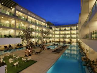 The Old Phuket - Karon Beach Resort