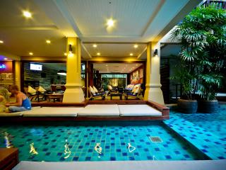 Pool Bar