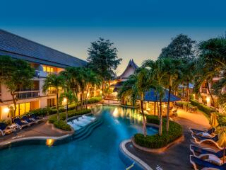 Emerald Swimming Pool