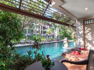 Deluxe Pool Access