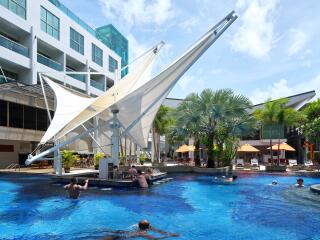 Kee Pool Bar