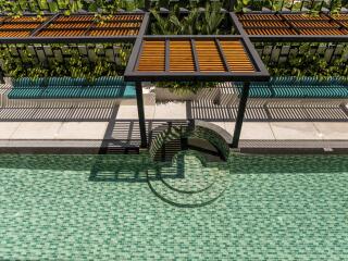 Superior Pool View