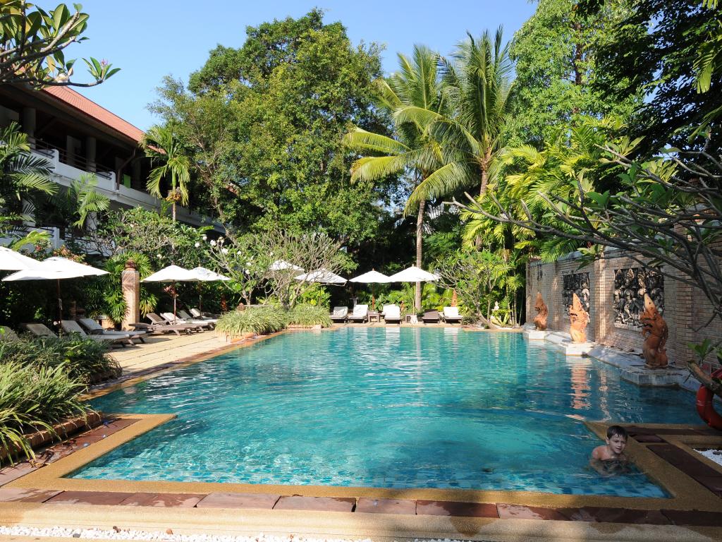 Patong Beach Hotel Accommodation Patong Beach Hotel Accommodation