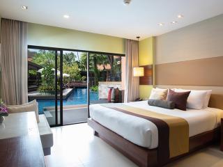 Deluxe Pool Access