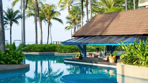 Swim Up Pool Bar