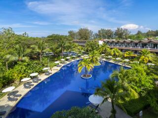 Grand Wing Pool