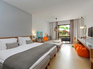 Lollo Bernie Suite
