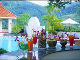 Pool Bar