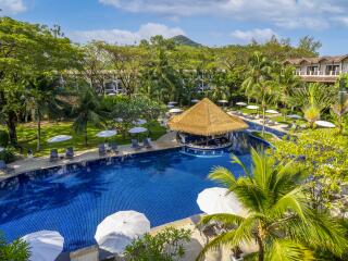 Grand Wing Pool