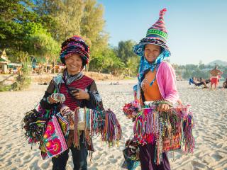 Cruise - Thai Ladies On Beach