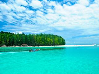 Phi Phi Earlybird Tour by Speedboat - Bamboo Island