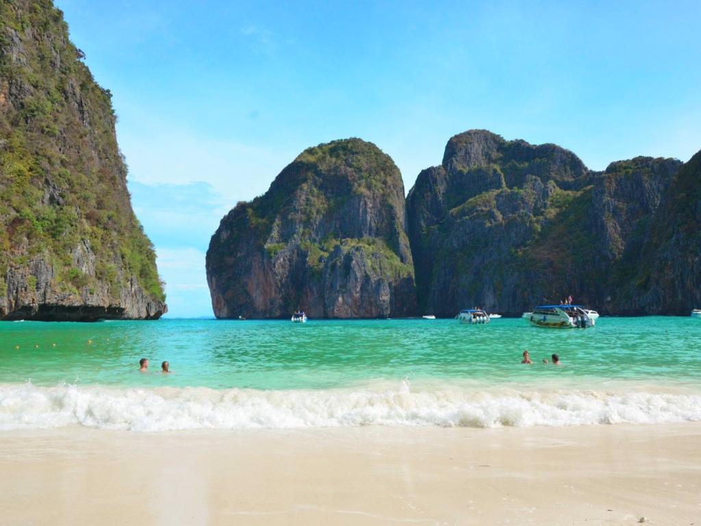 Phi Phi Island Tour by Speedboat