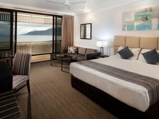 Ocean View Queen Interior