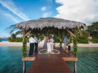 The Havannah Vanuatu - Jetty Wedding