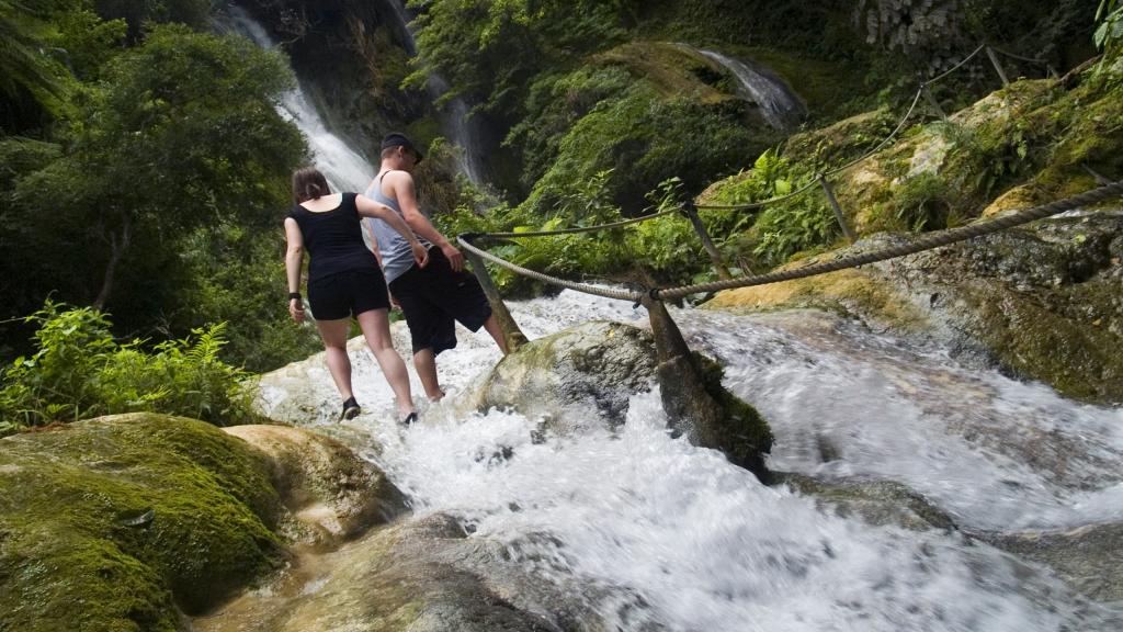 Mele Cascades