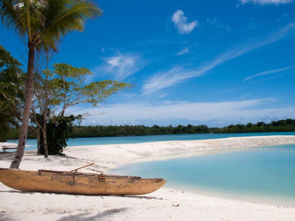 Aquana Beach Resort Accommodation