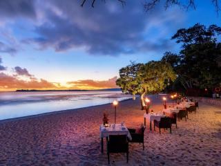 Romantic Beach Dining