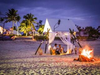 Romantic Beach Dining