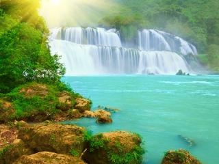 Detian or Ban Gioc Waterfall - Vietnamese and Chinese Boarder